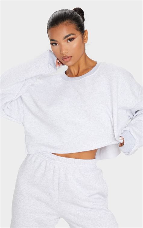 oversized cropped crew neck.